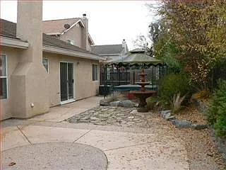 2200 Glenview Dr photo 1