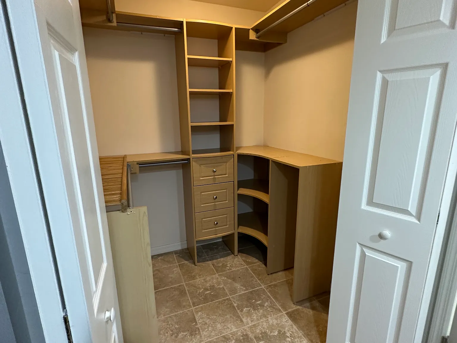 2 bed, 1180 sqft, $1,950 — Photo 3