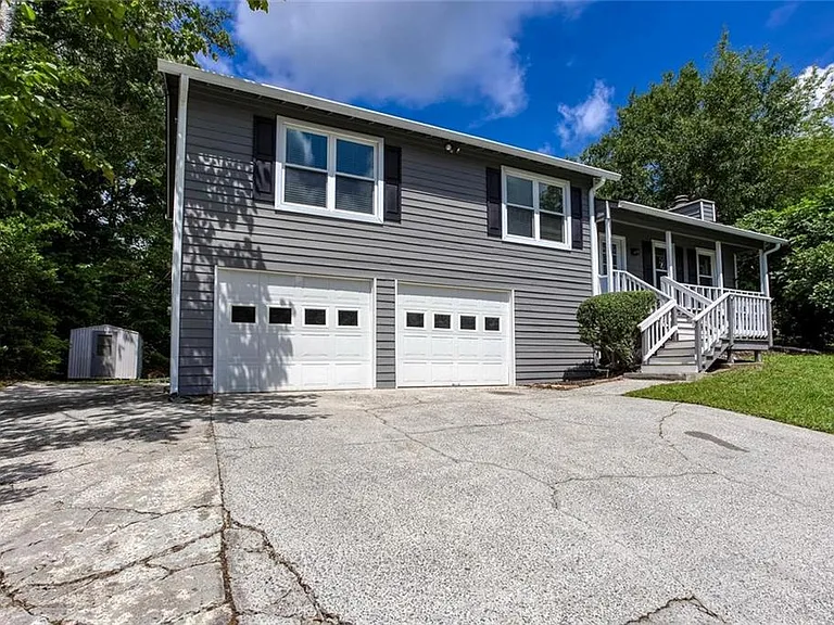 1093 Caprice Dr — Photo 4