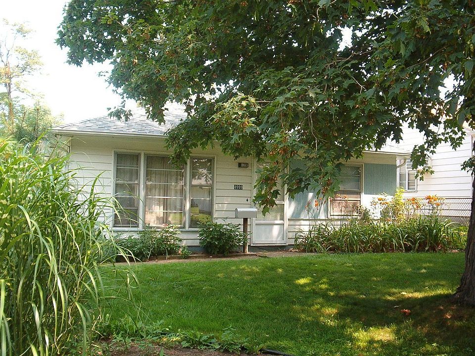 2nd image of 8999 Woodridge Ln