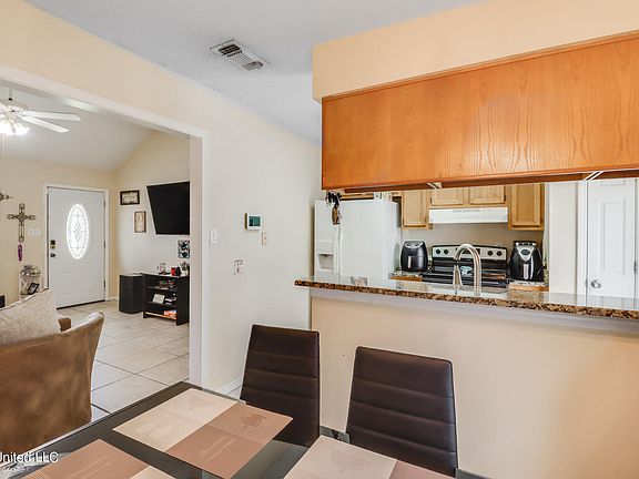 5th image of 7212 Cypress Cir