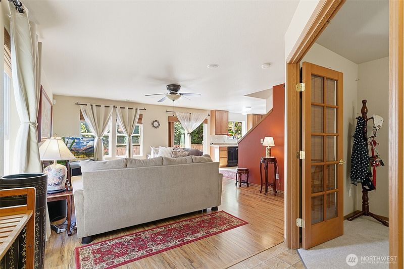 5th image of 943 Candlestick Lane SW