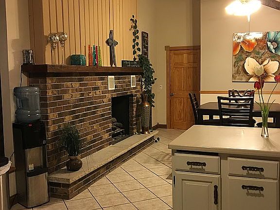 5th image of 7813 N Robert Dr