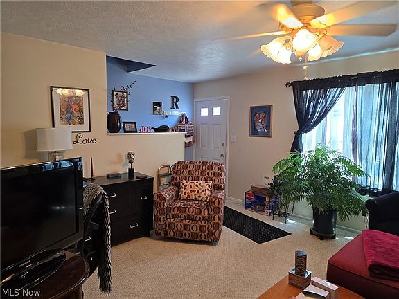 5th image of 27 Campbell Dr