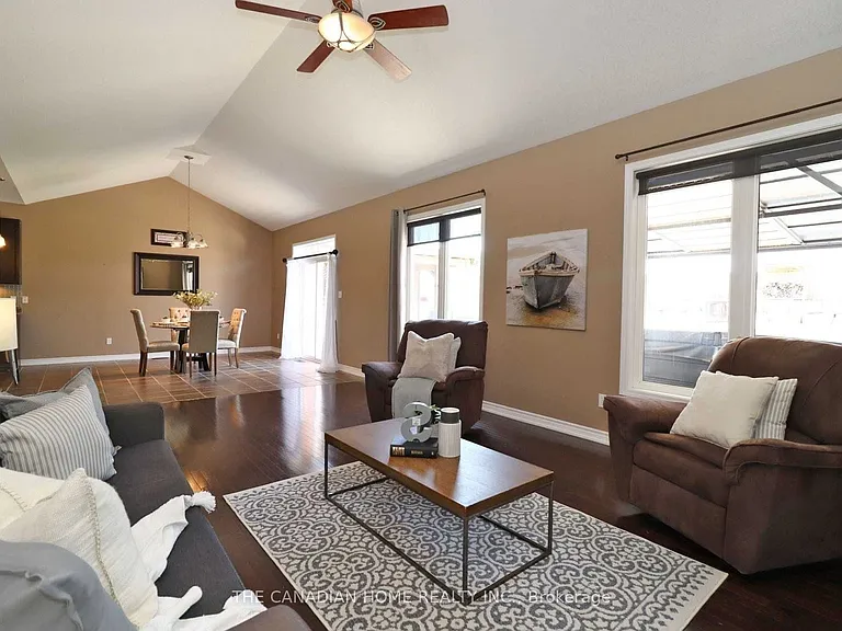 35 Cousins St — Photo 16