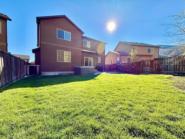 1867 E Chimney Stone Ct — Photo 26