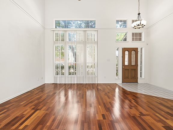 5th image of 2212 Chasefield Dr