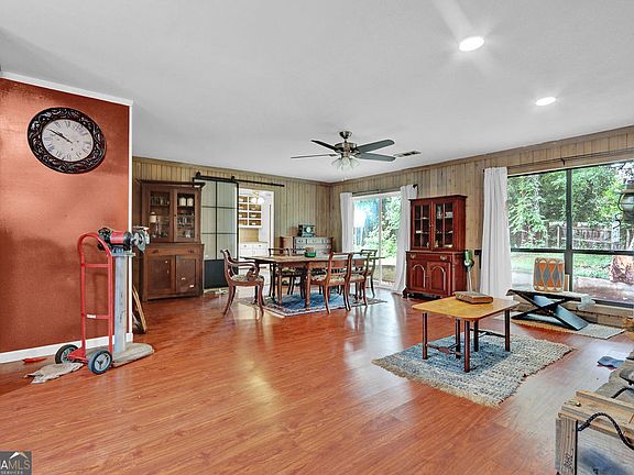 4th image of 5025 Stoney Point Cir