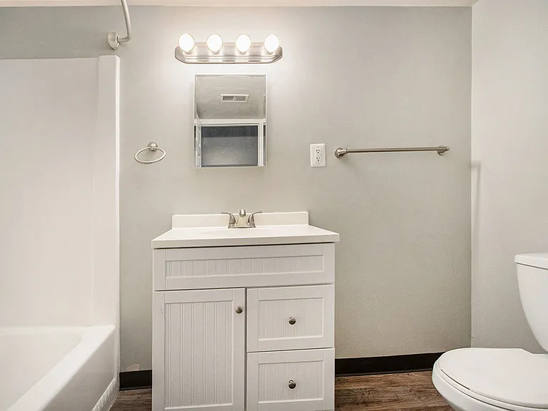 Briarwood Apartments — Photo 14