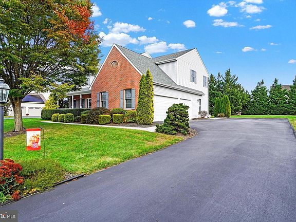 3rd image of 2653 Ferncreek Ln