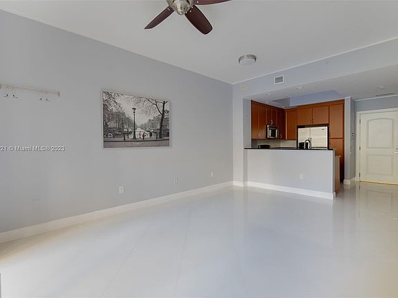 4th image of 701 S Olive Ave APT 709