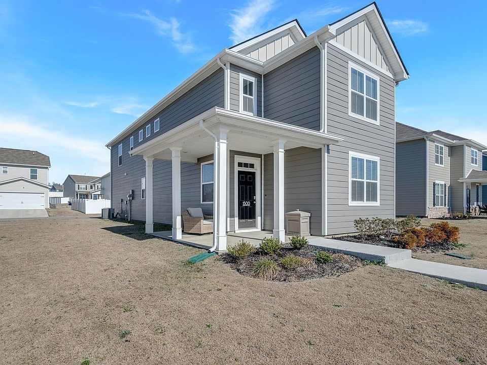 1st image of 1500 Ashgrove Pl