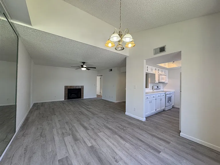 850 S River Dr — Photo 13