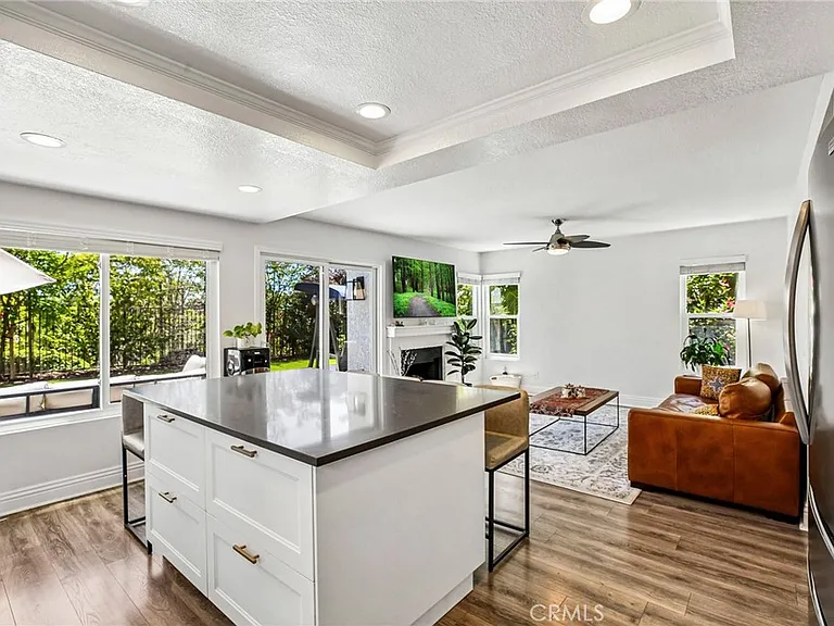 24882 Oxford Dr — Photo 5