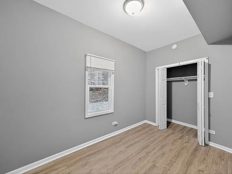 8428 S Escanaba Ave #1 — Photo 19