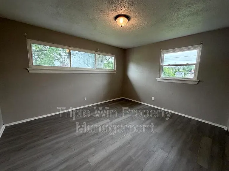 10 Saint Celeste Dr — Photo 15