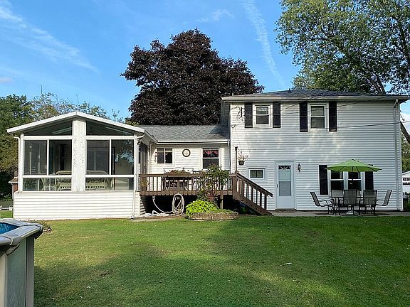 2nd image of 4264 Roxbury Dr