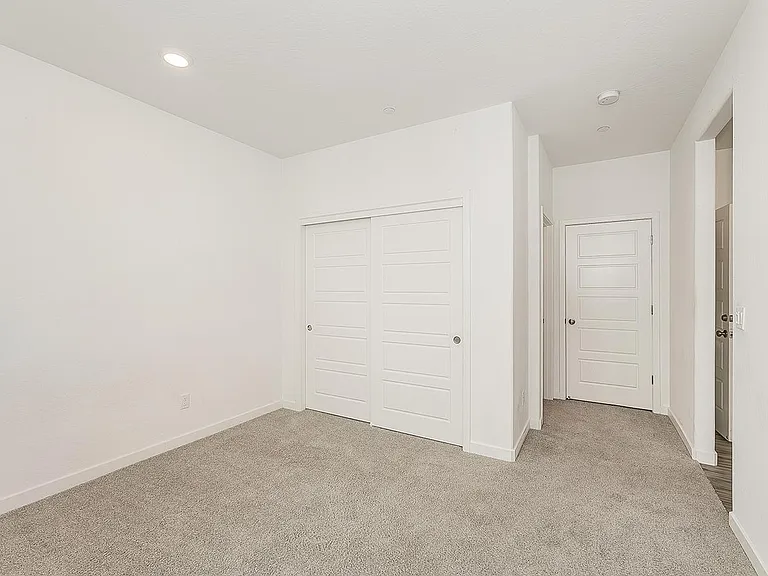 2844 N Vahe — Photo 23