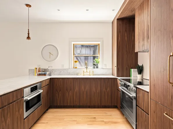 148 Clinton Avenue image 2 of 17