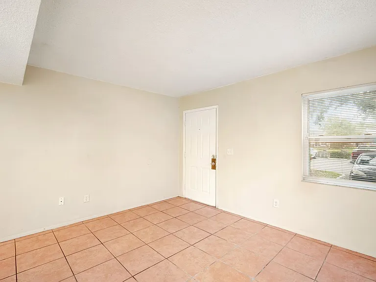 7100 Waterside Dr — Photo 6