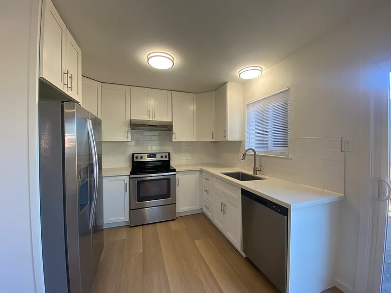 162 Roosevelt Ave — Photo 10
