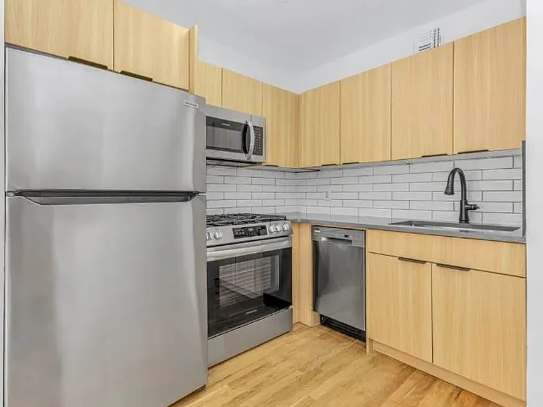 394 E 8th St #SEVEN — Photo 6