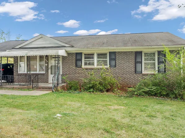 208 Derwood Cir, Greenville, SC 29617