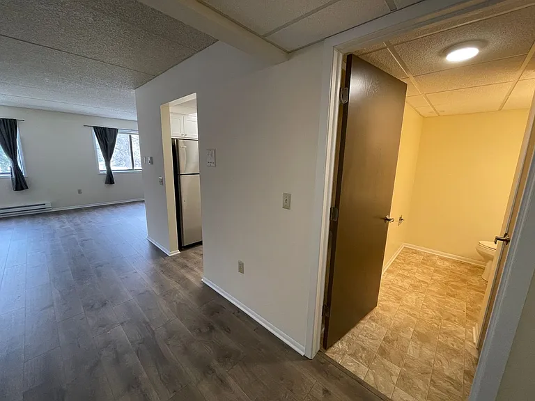 Wingra West Apartments — Photo 30