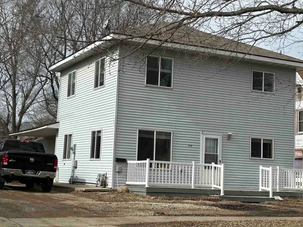 219 S 9th St, Estherville, IA 51334
