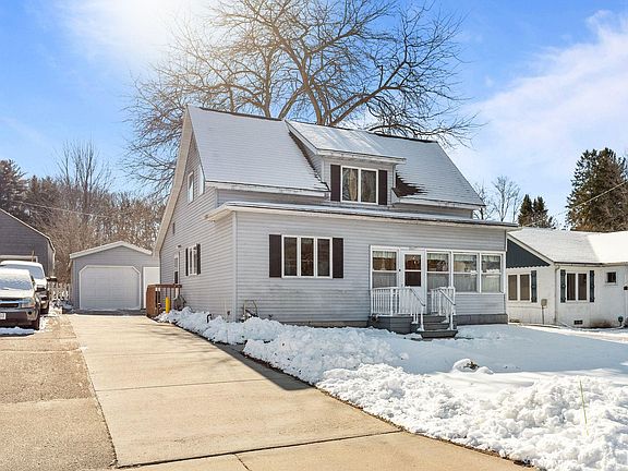 2nd image of 563 Clark St