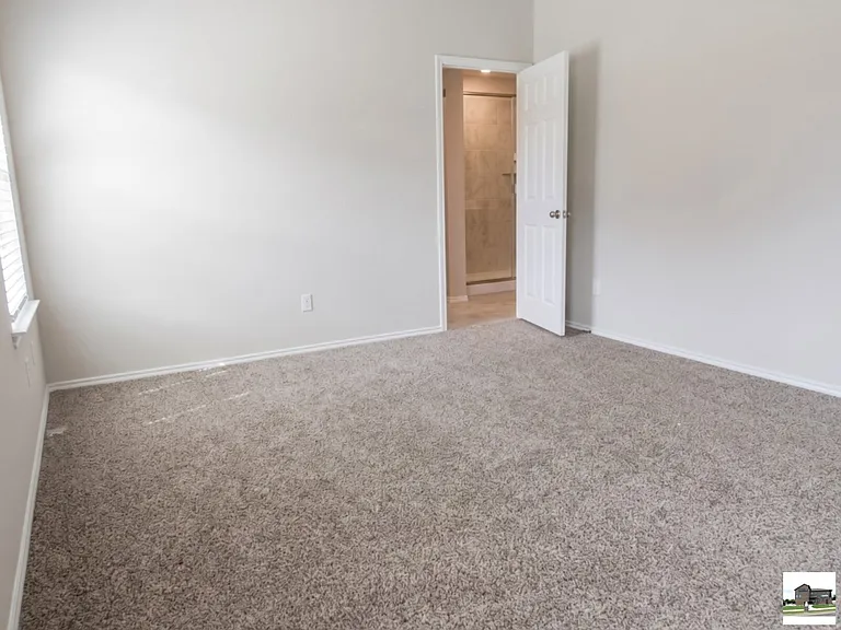 1210 Lindsey Dr — Photo 10