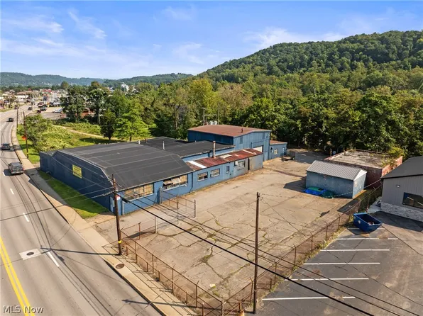 1702 Wheeling Ave, Glen Dale, WV 26038