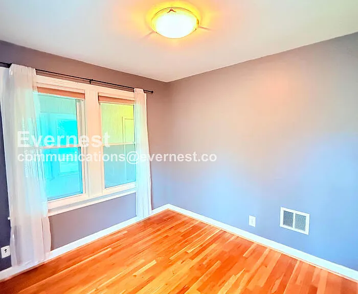 1557 Leroy St — Photo 19