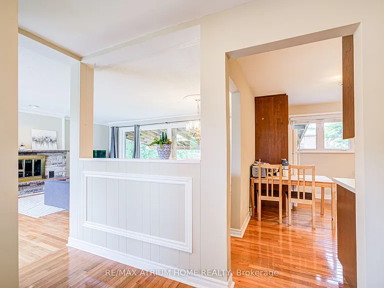 134 Fairglen Ave — Photo 9