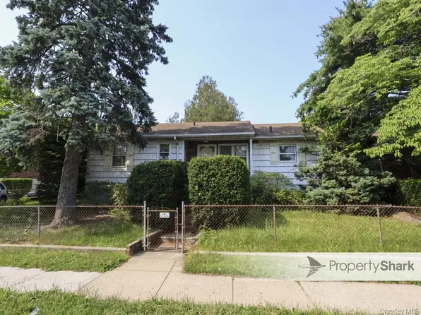 3140 Country Club Road, Bronx, NY 10465