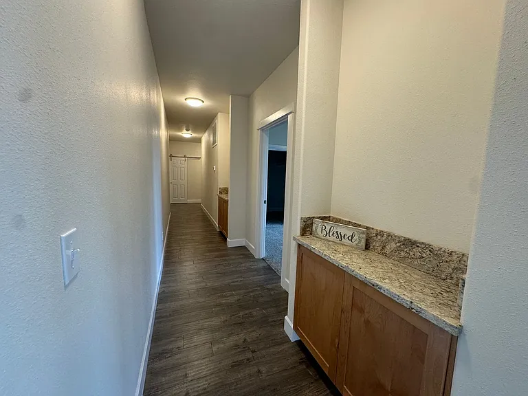 1811 NE Alameda Ave — Photo 16