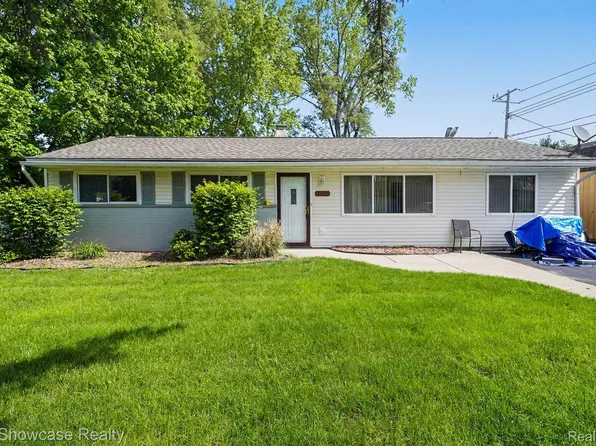 6612 Rowley Dr, Waterford, MI 48329
