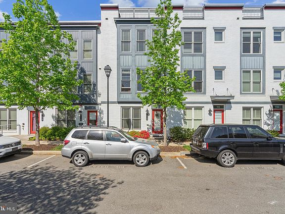 3rd image of 916 Pete Jones Way