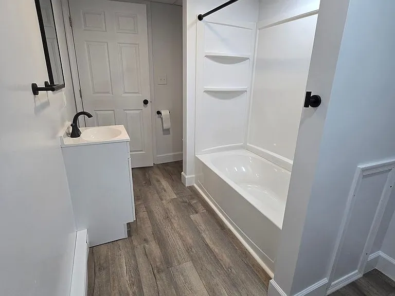 29 McCulloh St — Photo 8