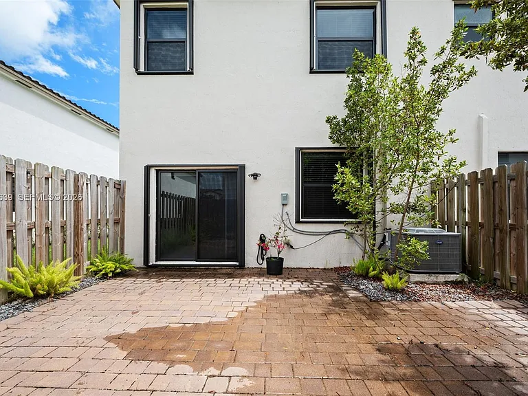 11949 SW 245th Ter — Photo 17