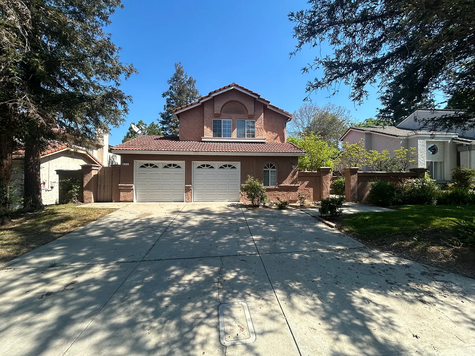 974 E Buckhill Rd photo 1