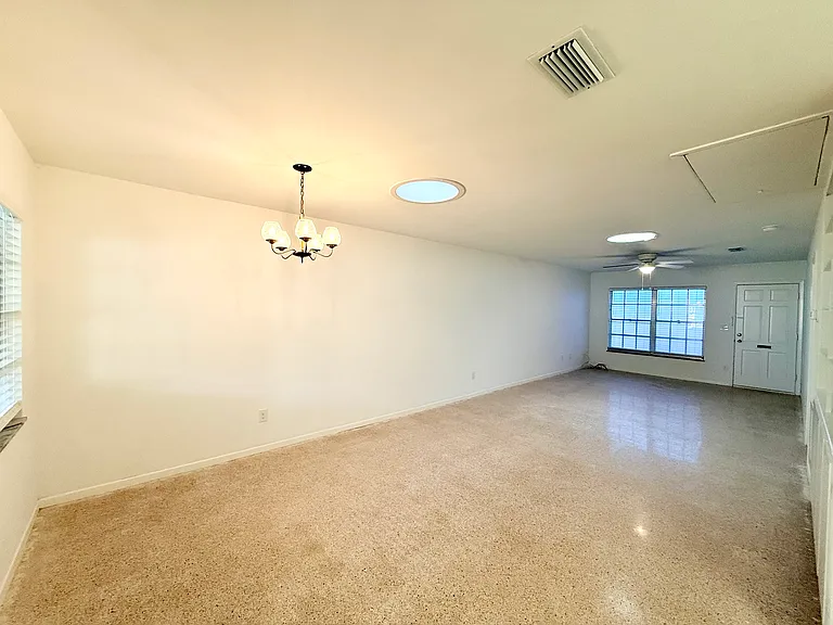 135 W Minnesota Ave #8 — Photo 6