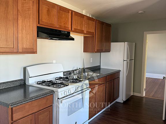 3rd image of 49 Frederick St #2W