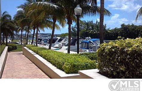 4th image of 806 E Windward Way APT 313