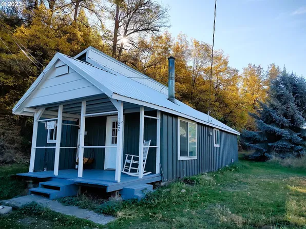 122 N Washington St, Canyon City, OR 97820