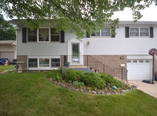 9112 Beechnut Rd, Hickory Hills, IL 60457