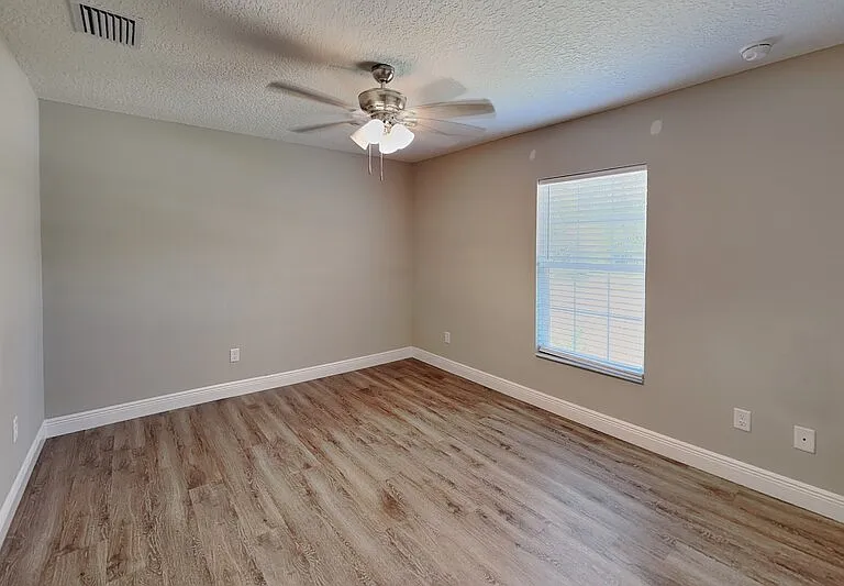 7961 N Primrose Dr — Photo 11