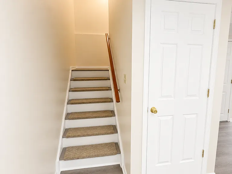 112 Galway Cir — Photo 37