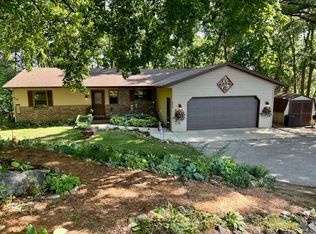 906 2nd St, Baraboo, WI 53913