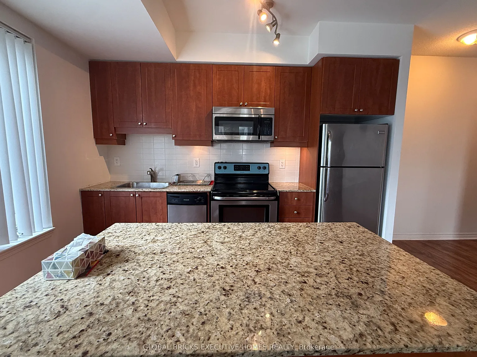 1 bed, $2,300 — Photo 4